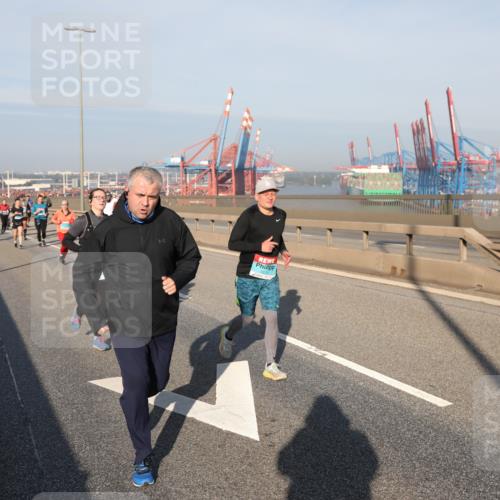 03.10.2025 - Köhlbrandbrückenlauf Yannick Fuchs http://msf.ph/oto/9180808 03.10.2025 08:55:23 Position 2  meine-sportfotos.de