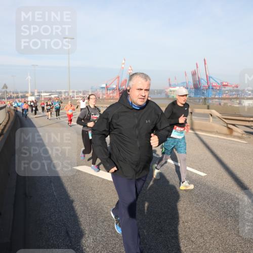 03.10.2025 - Köhlbrandbrückenlauf Yannick Fuchs http://msf.ph/oto/9180810 03.10.2025 08:55:23 Position 2 1875 meine-sportfotos.de