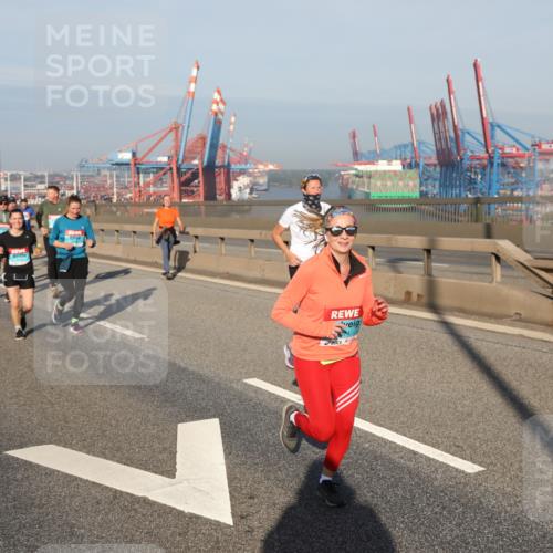 03.10.2025 - Köhlbrandbrückenlauf Yannick Fuchs http://msf.ph/oto/9180840 03.10.2025 08:55:28 Position 2  meine-sportfotos.de
