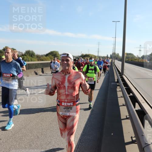 03.10.2025 - Köhlbrandbrückenlauf Yannick Fuchs http://msf.ph/oto/9180841 03.10.2025 11:22:07 Position 3 6028, 6188 meine-sportfotos.de