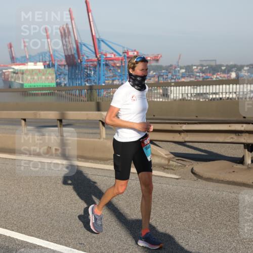 03.10.2025 - Köhlbrandbrückenlauf Yannick Fuchs http://msf.ph/oto/9180848 03.10.2025 08:55:29 Position 2 118 meine-sportfotos.de