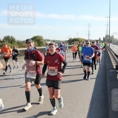 03.10.2025 - Köhlbrandbrückenlauf Yannick Fuchs http://msf.ph/oto/9180862 03.10.2025 11:22:09 Position 3 5007, 5686, 5682 meine-sportfotos.de