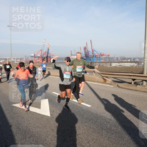 03.10.2025 - Köhlbrandbrückenlauf Yannick Fuchs http://msf.ph/oto/9180870 03.10.2025 08:55:32 Position 2  meine-sportfotos.de