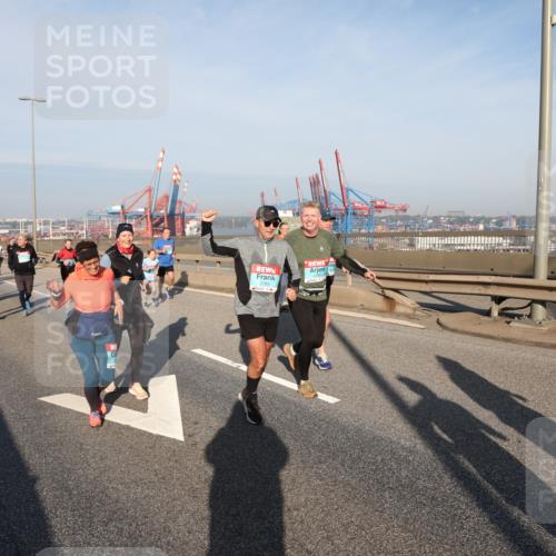 03.10.2025 - Köhlbrandbrückenlauf Yannick Fuchs http://msf.ph/oto/9180872 03.10.2025 08:55:32 Position 2 2783 meine-sportfotos.de