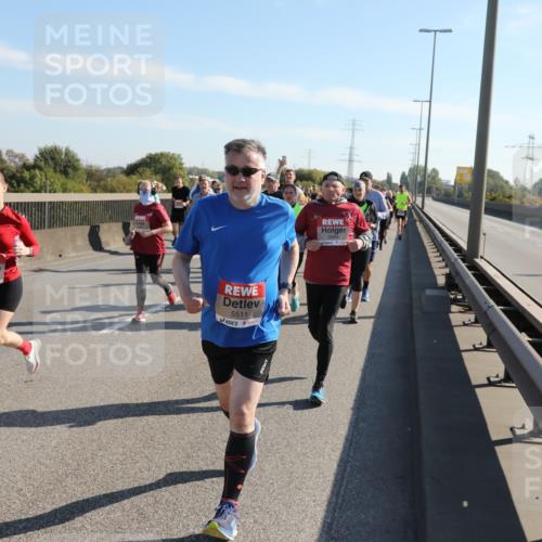 03.10.2025 - Köhlbrandbrückenlauf Yannick Fuchs http://msf.ph/oto/9180881 03.10.2025 11:22:11 Position 3 4829, 5511 meine-sportfotos.de