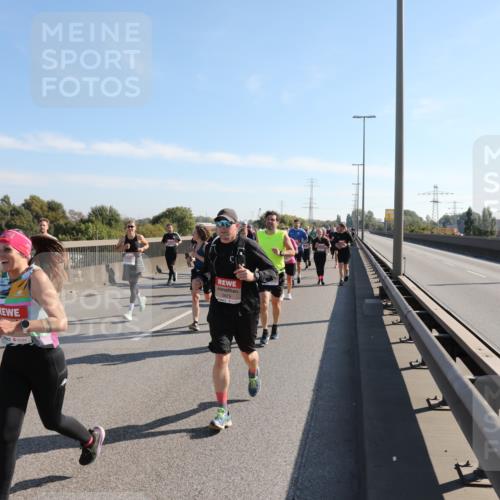 03.10.2025 - Köhlbrandbrückenlauf Yannick Fuchs http://msf.ph/oto/9180936 03.10.2025 11:22:17 Position 3 656, 5, 5879 meine-sportfotos.de
