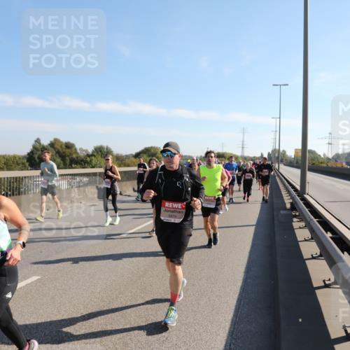 03.10.2025 - Köhlbrandbrückenlauf Yannick Fuchs http://msf.ph/oto/9180939 03.10.2025 11:22:18 Position 3 9056, 5657, 5879 meine-sportfotos.de