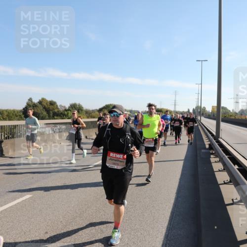 03.10.2025 - Köhlbrandbrückenlauf Yannick Fuchs http://msf.ph/oto/9180942 03.10.2025 11:22:18 Position 3 5657, 5879 meine-sportfotos.de