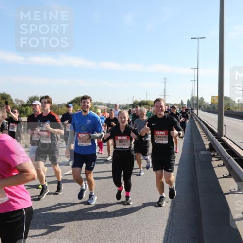 03.10.2025 - Köhlbrandbrückenlauf Yannick Fuchs http://msf.ph/oto/9180974 03.10.2025 11:22:21 Position 3 4900, 5156 meine-sportfotos.de