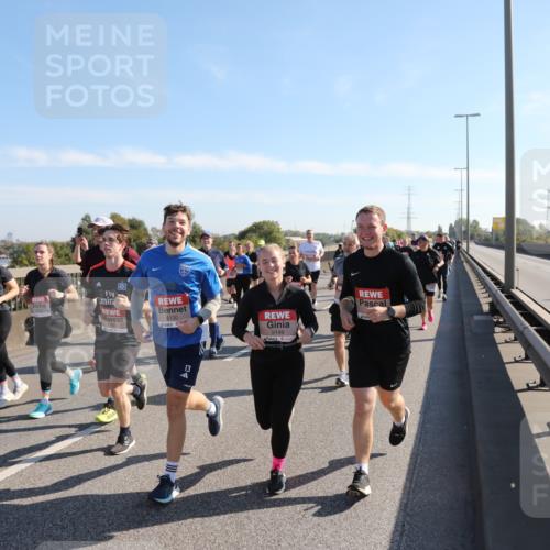 03.10.2025 - Köhlbrandbrückenlauf Yannick Fuchs http://msf.ph/oto/9180982 03.10.2025 11:22:22 Position 3 5130, 13, 5149 meine-sportfotos.de