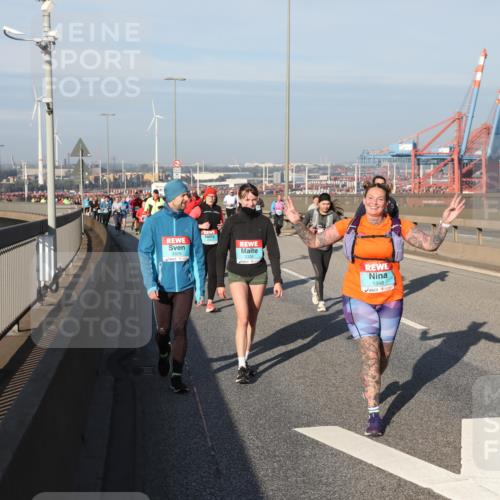 03.10.2025 - Köhlbrandbrückenlauf Yannick Fuchs http://msf.ph/oto/9180989 03.10.2025 08:55:48 Position 2 3329, 1348 meine-sportfotos.de