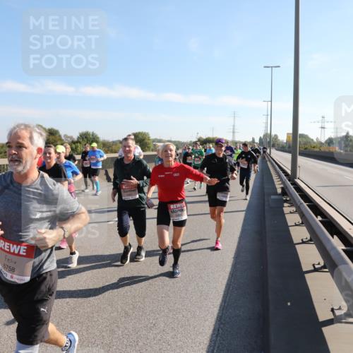 03.10.2025 - Köhlbrandbrückenlauf Yannick Fuchs http://msf.ph/oto/9180996 03.10.2025 11:22:23 Position 3 6758, 5481 meine-sportfotos.de
