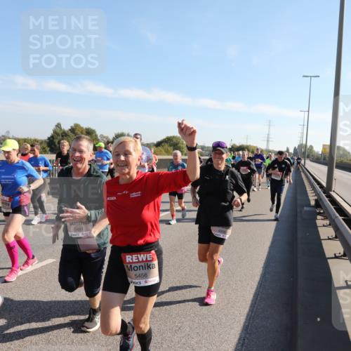 03.10.2025 - Köhlbrandbrückenlauf Yannick Fuchs http://msf.ph/oto/9180999 03.10.2025 11:22:24 Position 3 552, 5481, 5456, 4958 meine-sportfotos.de