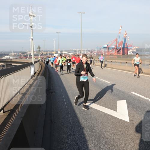 03.10.2025 - Köhlbrandbrückenlauf Yannick Fuchs http://msf.ph/oto/9181022 03.10.2025 08:55:53 Position 2 2284 meine-sportfotos.de
