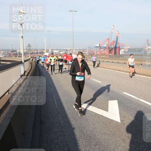 03.10.2025 - Köhlbrandbrückenlauf Yannick Fuchs http://msf.ph/oto/9181024 03.10.2025 08:55:53 Position 2  meine-sportfotos.de