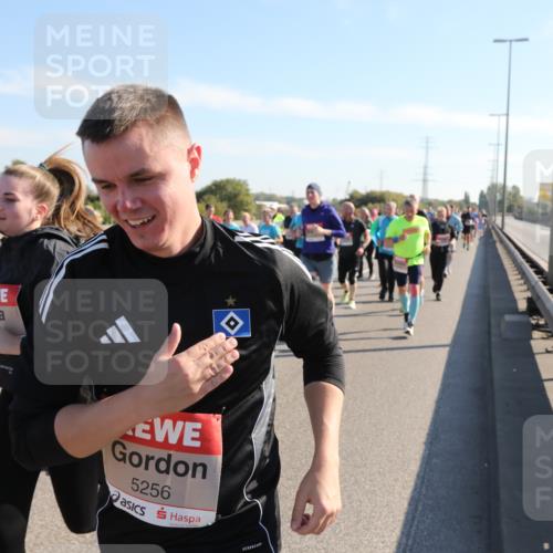 03.10.2025 - Köhlbrandbrückenlauf Yannick Fuchs http://msf.ph/oto/9181035 03.10.2025 11:22:27 Position 3 5256 meine-sportfotos.de