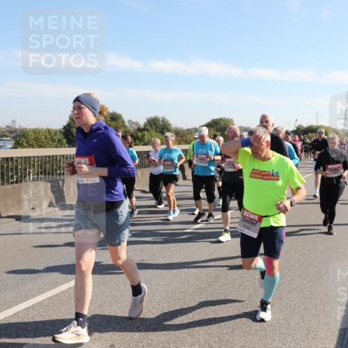 03.10.2025 - Köhlbrandbrückenlauf Yannick Fuchs http://msf.ph/oto/9181059 03.10.2025 11:22:29 Position 3 3, 5933 meine-sportfotos.de