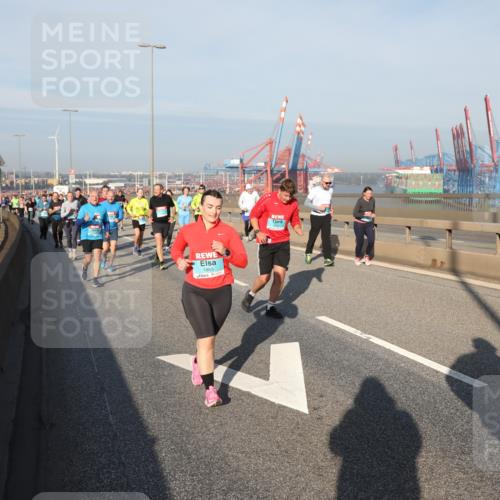03.10.2025 - Köhlbrandbrückenlauf Yannick Fuchs http://msf.ph/oto/9181062 03.10.2025 08:55:59 Position 2 1863 meine-sportfotos.de