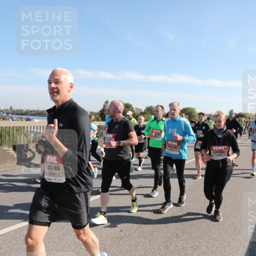 03.10.2025 - Köhlbrandbrückenlauf Yannick Fuchs http://msf.ph/oto/9181073 03.10.2025 11:22:31 Position 3 5449, 5450 meine-sportfotos.de