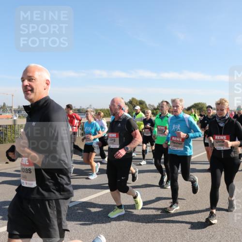 03.10.2025 - Köhlbrandbrückenlauf Yannick Fuchs http://msf.ph/oto/9181076 03.10.2025 11:22:31 Position 3 5449, 5709, 6537, 5450 meine-sportfotos.de
