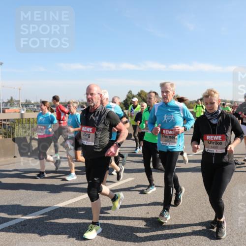 03.10.2025 - Köhlbrandbrückenlauf Yannick Fuchs http://msf.ph/oto/9181080 03.10.2025 11:22:31 Position 3 5709, 6537, 5450 meine-sportfotos.de