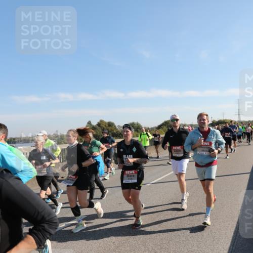 03.10.2025 - Köhlbrandbrückenlauf Yannick Fuchs http://msf.ph/oto/9181087 03.10.2025 11:22:32 Position 3 6126, 6414 meine-sportfotos.de