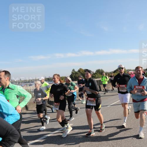 03.10.2025 - Köhlbrandbrückenlauf Yannick Fuchs http://msf.ph/oto/9181090 03.10.2025 11:22:32 Position 3 6126, 6414 meine-sportfotos.de