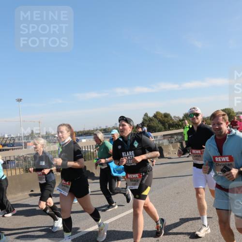 03.10.2025 - Köhlbrandbrückenlauf Yannick Fuchs http://msf.ph/oto/9181096 03.10.2025 11:22:33 Position 3 612, 4581 meine-sportfotos.de