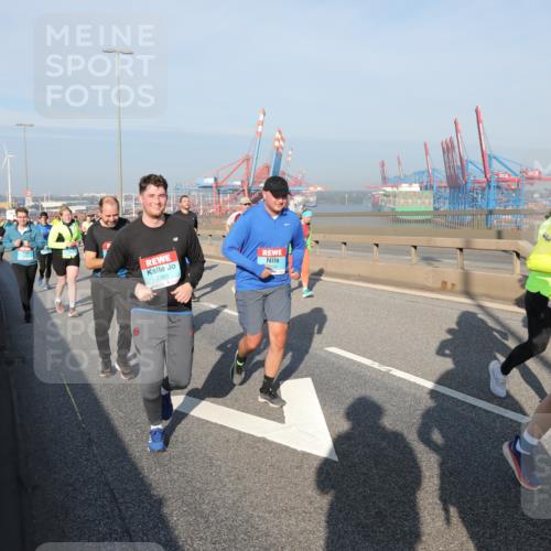 03.10.2025 - Köhlbrandbrückenlauf Yannick Fuchs http://msf.ph/oto/9181101 03.10.2025 08:56:06 Position 2 361 meine-sportfotos.de