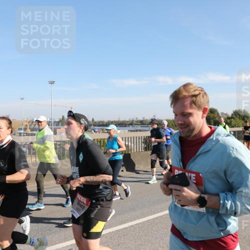 03.10.2025 - Köhlbrandbrückenlauf Yannick Fuchs http://msf.ph/oto/9181102 03.10.2025 11:22:33 Position 3 612 meine-sportfotos.de