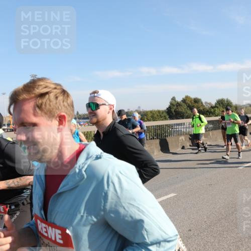 03.10.2025 - Köhlbrandbrückenlauf Yannick Fuchs http://msf.ph/oto/9181106 03.10.2025 11:22:34 Position 3 6126 meine-sportfotos.de