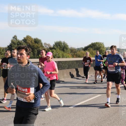 03.10.2025 - Köhlbrandbrückenlauf Yannick Fuchs http://msf.ph/oto/9181126 03.10.2025 11:22:35 Position 3 5235, 5358, 4725 meine-sportfotos.de