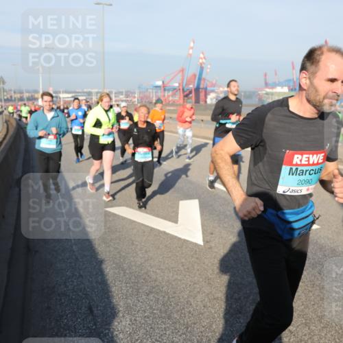 03.10.2025 - Köhlbrandbrückenlauf Yannick Fuchs http://msf.ph/oto/9181129 03.10.2025 08:56:08 Position 2 2090 meine-sportfotos.de