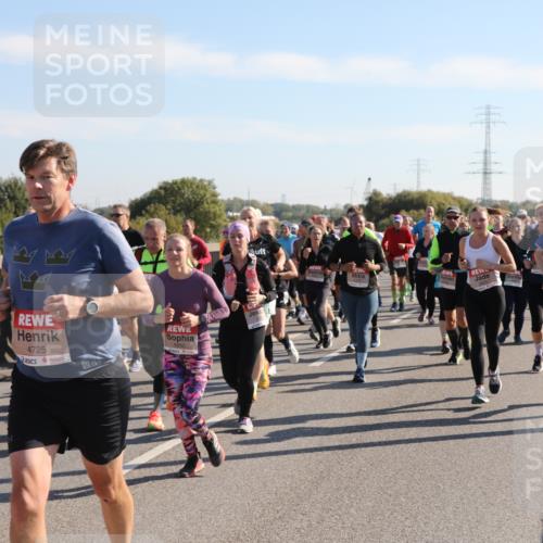 03.10.2025 - Köhlbrandbrückenlauf Yannick Fuchs http://msf.ph/oto/9181143 03.10.2025 11:22:37 Position 3 4725, 5850, 5570 meine-sportfotos.de