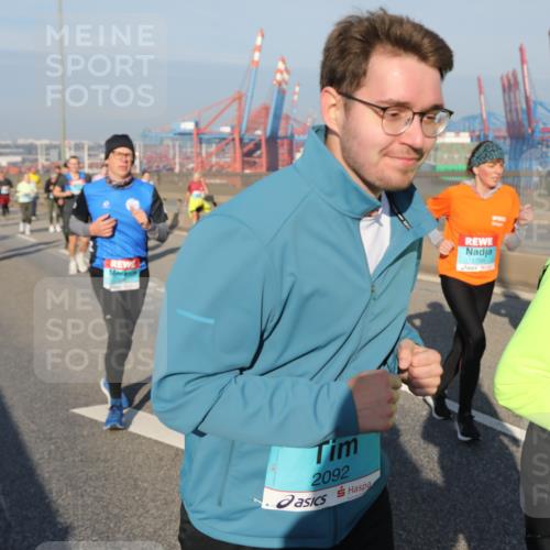 03.10.2025 - Köhlbrandbrückenlauf Yannick Fuchs http://msf.ph/oto/9181145 03.10.2025 08:56:11 Position 2 1756, 2092 meine-sportfotos.de