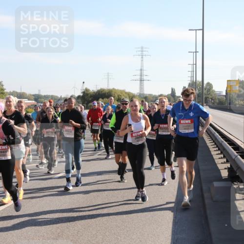 03.10.2025 - Köhlbrandbrückenlauf Yannick Fuchs http://msf.ph/oto/9181148 03.10.2025 11:22:37 Position 3 5850, 4702, 4826 meine-sportfotos.de