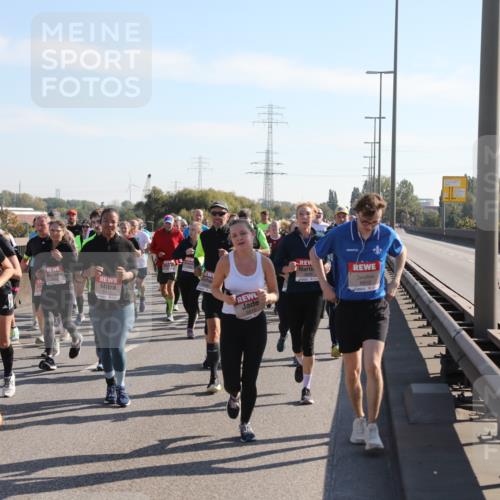 03.10.2025 - Köhlbrandbrückenlauf Yannick Fuchs http://msf.ph/oto/9181152 03.10.2025 11:22:37 Position 3 6186, 4702, 6812 meine-sportfotos.de