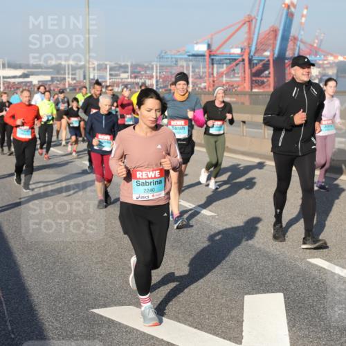 03.10.2025 - Köhlbrandbrückenlauf Yannick Fuchs http://msf.ph/oto/9181164 03.10.2025 08:56:16 Position 2 2240 meine-sportfotos.de