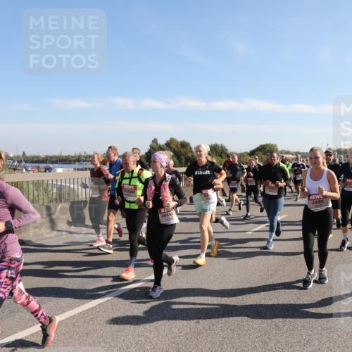 03.10.2025 - Köhlbrandbrückenlauf Yannick Fuchs http://msf.ph/oto/9181173 03.10.2025 11:22:39 Position 3 850, 4702, 5570, 6812 meine-sportfotos.de