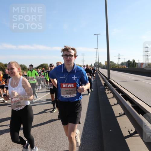 03.10.2025 - Köhlbrandbrückenlauf Yannick Fuchs http://msf.ph/oto/9181181 03.10.2025 11:22:40 Position 3 6186, 5570, 6812 meine-sportfotos.de