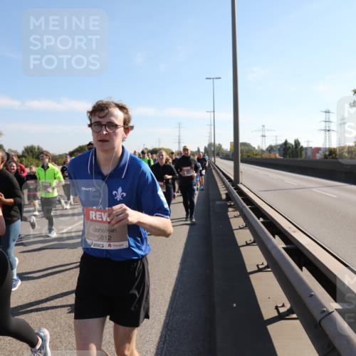 03.10.2025 - Köhlbrandbrückenlauf Yannick Fuchs http://msf.ph/oto/9181183 03.10.2025 11:22:40 Position 3 5570, 6812 meine-sportfotos.de