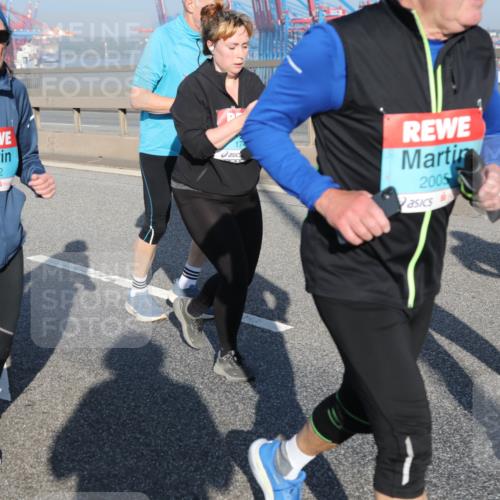 03.10.2025 - Köhlbrandbrückenlauf Yannick Fuchs http://msf.ph/oto/9181220 03.10.2025 08:56:26 Position 2 2752, 174, 2005 meine-sportfotos.de