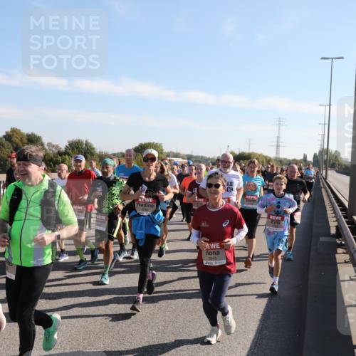 03.10.2025 - Köhlbrandbrückenlauf Yannick Fuchs http://msf.ph/oto/9181223 03.10.2025 11:22:43 Position 3 4959, 5949 meine-sportfotos.de