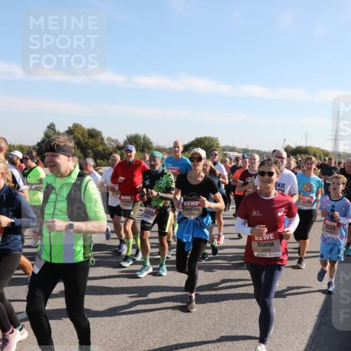 03.10.2025 - Köhlbrandbrückenlauf Yannick Fuchs http://msf.ph/oto/9181225 03.10.2025 11:22:43 Position 3 5888, 4959, 4746, 13, 5949 meine-sportfotos.de