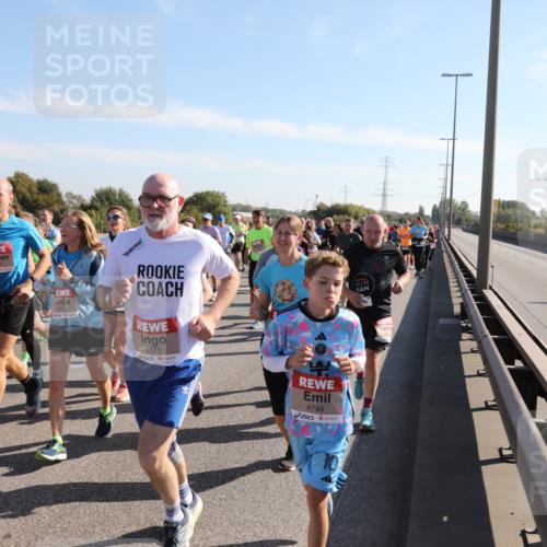 03.10.2025 - Köhlbrandbrückenlauf Yannick Fuchs http://msf.ph/oto/9181243 03.10.2025 11:22:44 Position 3 4875, 4745, 10 meine-sportfotos.de