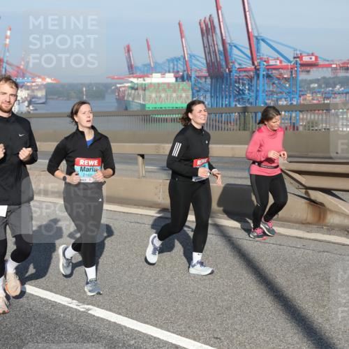 03.10.2025 - Köhlbrandbrückenlauf Yannick Fuchs http://msf.ph/oto/9181259 03.10.2025 08:56:31 Position 2 2162 meine-sportfotos.de