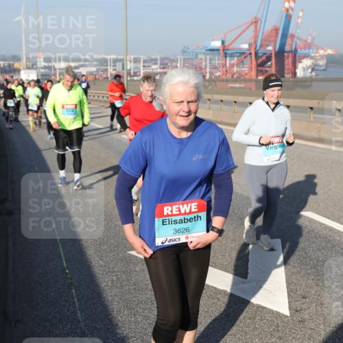 03.10.2025 - Köhlbrandbrückenlauf Yannick Fuchs http://msf.ph/oto/9181270 03.10.2025 08:56:33 Position 2 3626, 2286 meine-sportfotos.de