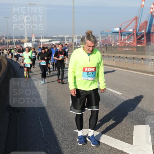 03.10.2025 - Köhlbrandbrückenlauf Yannick Fuchs http://msf.ph/oto/9181287 03.10.2025 08:56:36 Position 2 3607 meine-sportfotos.de