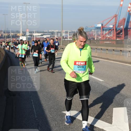 03.10.2025 - Köhlbrandbrückenlauf Yannick Fuchs http://msf.ph/oto/9181289 03.10.2025 08:56:36 Position 2 3607 meine-sportfotos.de