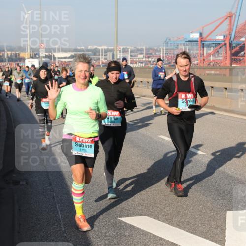 03.10.2025 - Köhlbrandbrückenlauf Yannick Fuchs http://msf.ph/oto/9181318 03.10.2025 08:56:39 Position 2 1775, 3383, 2163 meine-sportfotos.de